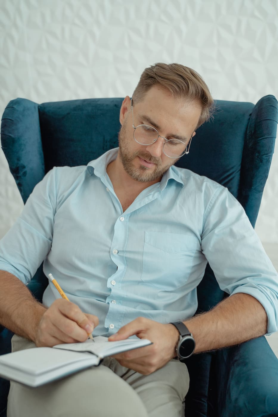 Portrait of Marcus Oyelaran, psychotherapist.